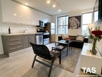 Building Photo - 940 W Winona St