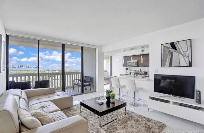 Building Photo - 1000 E Island Blvd