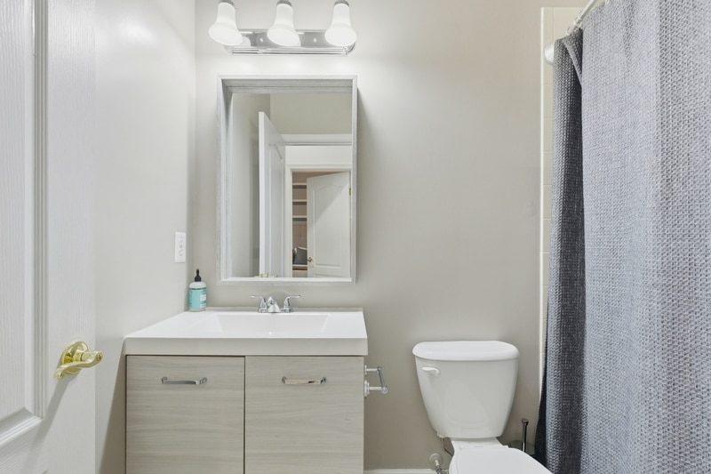 Building Photo - 613 Spectator Ave