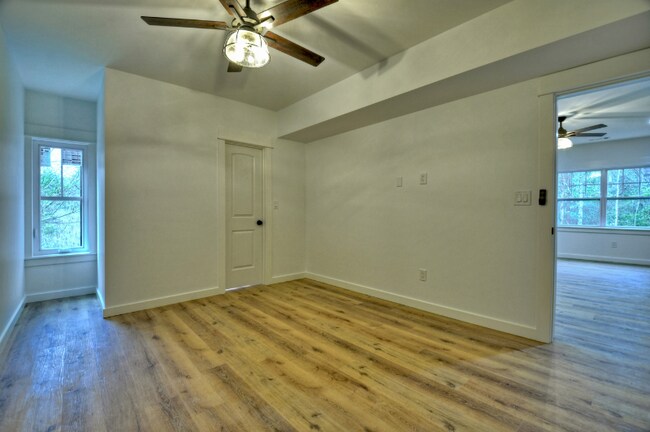 Building Photo - 64 Walnut Dr