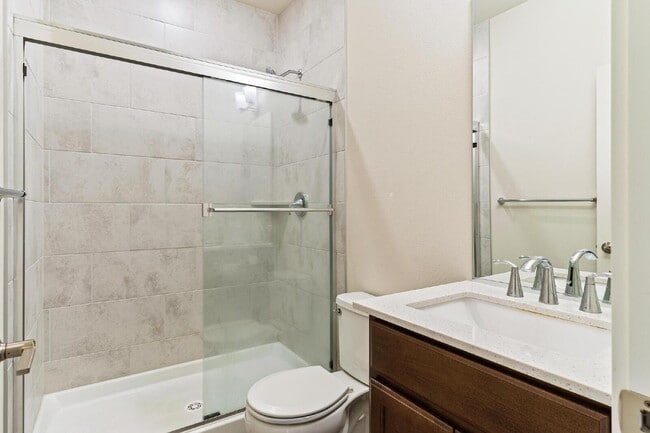 Building Photo - Bueaitful 4 bedroom home with 1 bed 1 bath MIL!