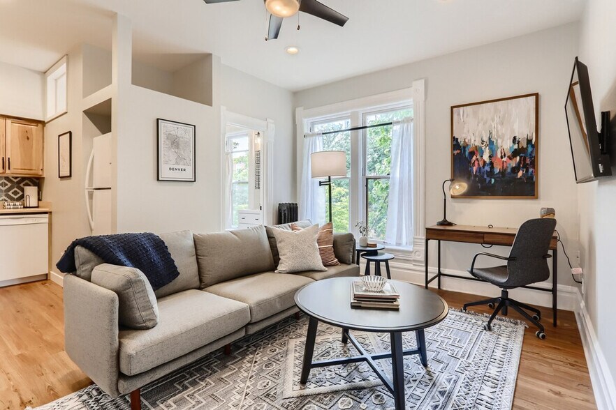 Primary Photo - 2805 E 16th Ave