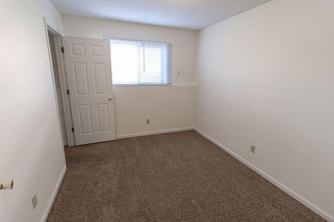Building Photo - 280 Apple Tree Ct