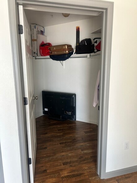 Walk-In Closet - 15475 Andrews Dr