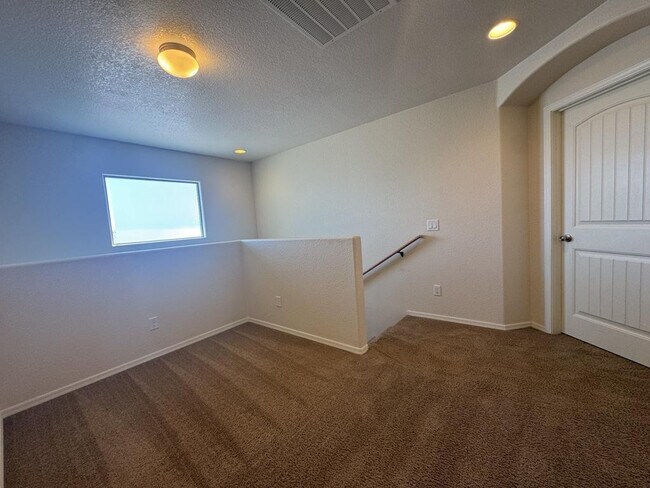 Building Photo - 1258 Questa Ct