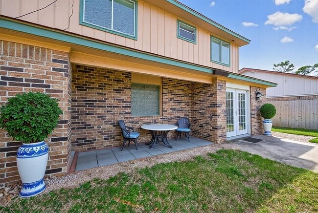 Building Photo - 2623 Forestbrook Dr