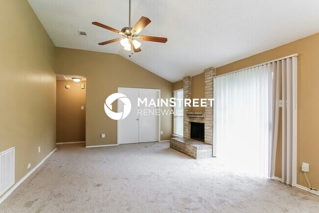 Building Photo - 3 Bedroom Pet-Friendly Home in Humble, TX with Main Street Renewal