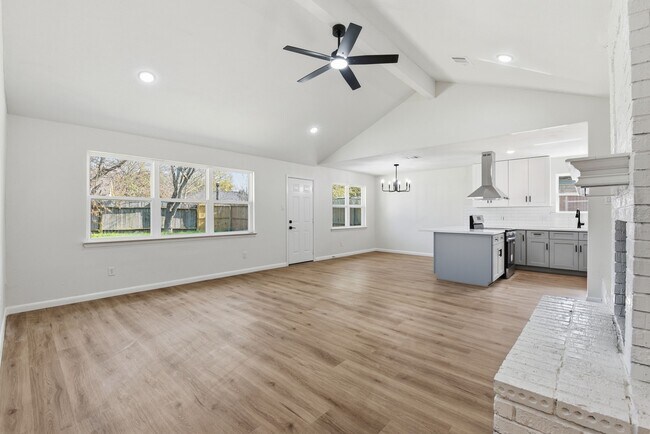 Building Photo - 7310 Sonnet Glen Ln