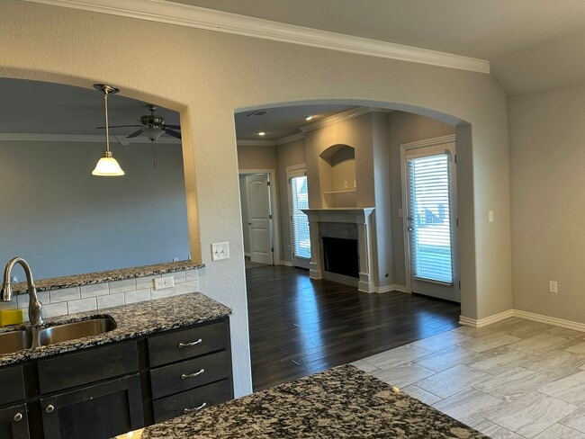 Building Photo - 4336 W Wales Dr