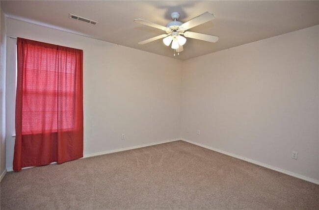 Building Photo - 3104 SW Deerfield Blvd