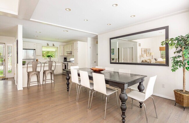 Building Photo - 25 High Point Rd