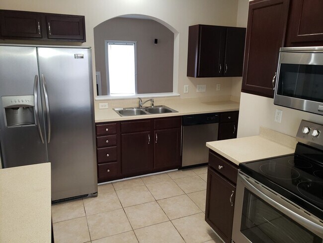Building Photo - Charming 3 bed 2.5 bath Home in Huntersville!