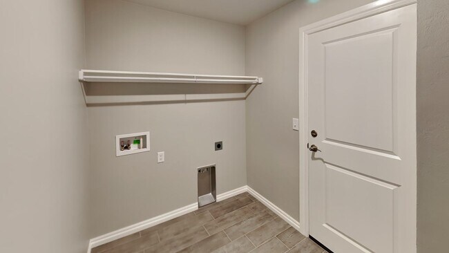 Building Photo - Spectacular 3 Bedroom 2.5 Bathroom Home in...