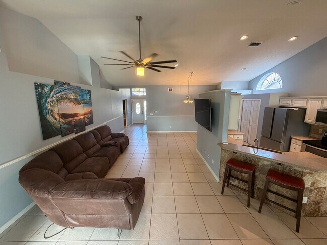 Building Photo - 2498 River Ridge Dr