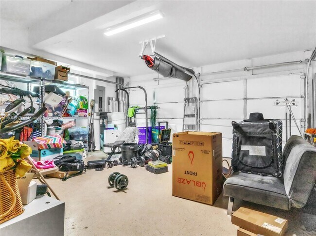 Building Photo - 3366 SW 152nd Pl