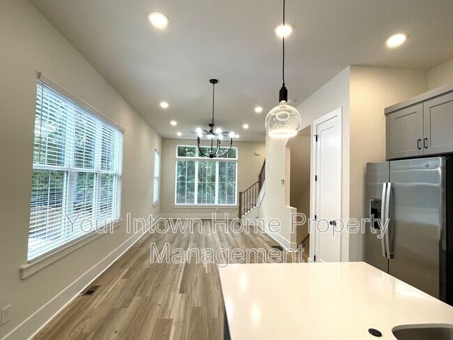 Building Photo - 1133 Kinght Walk