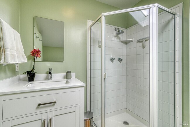 Building Photo - 1704 San Anselmo Ave