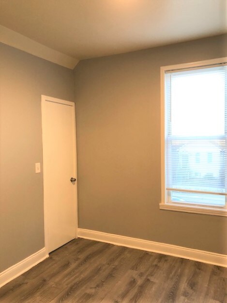 Building Photo - 1415 E 75th St