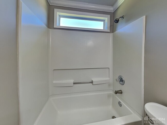 Building Photo - 802 Plantation Court Loganville GA