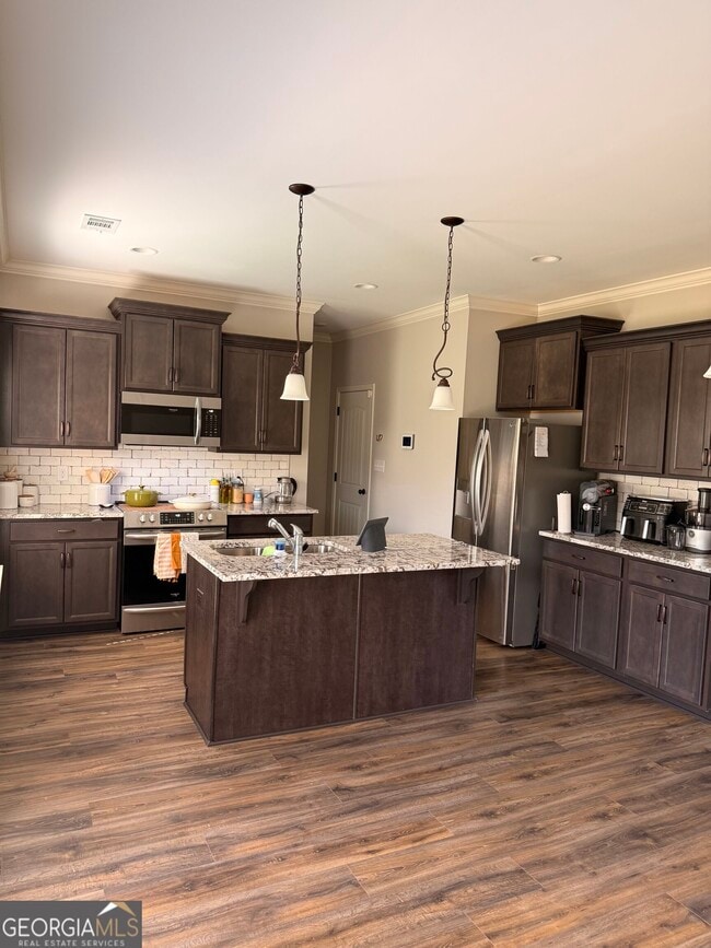 Building Photo - 111 Sourwood Ln