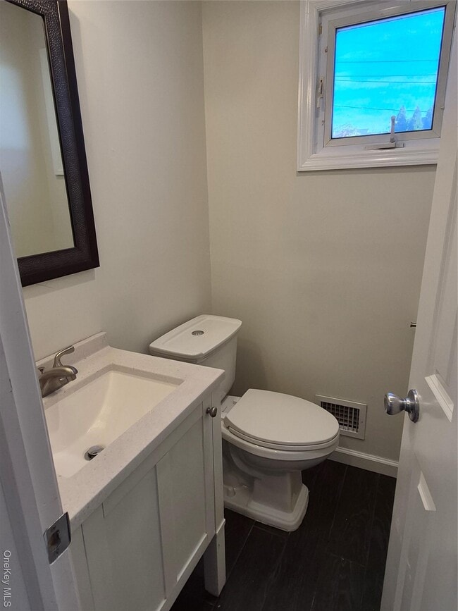 Building Photo - 106 Roxbury Dr