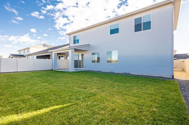 Building Photo - Brand New Home in an Amenity Filled Neighborhood