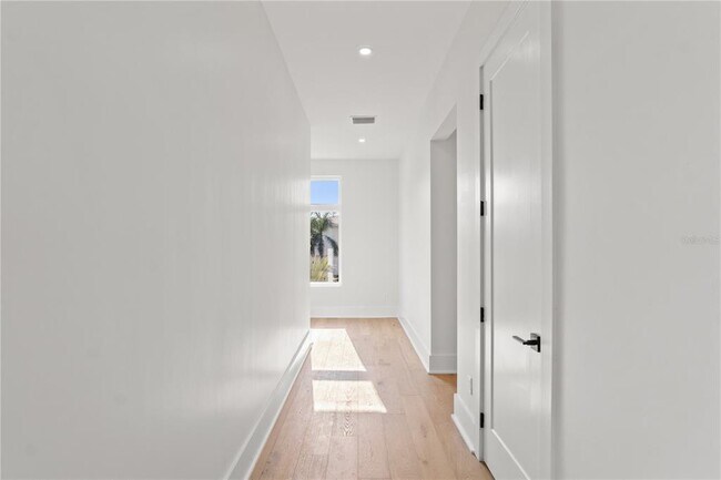 Building Photo - 531 Danube Ave