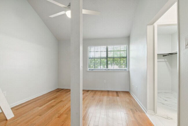Building Photo - 4502 Park Dr N