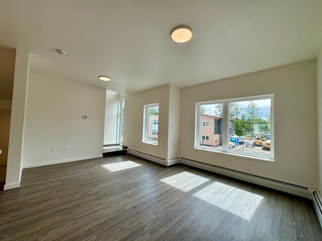 Building Photo - 1285 Chugach Way