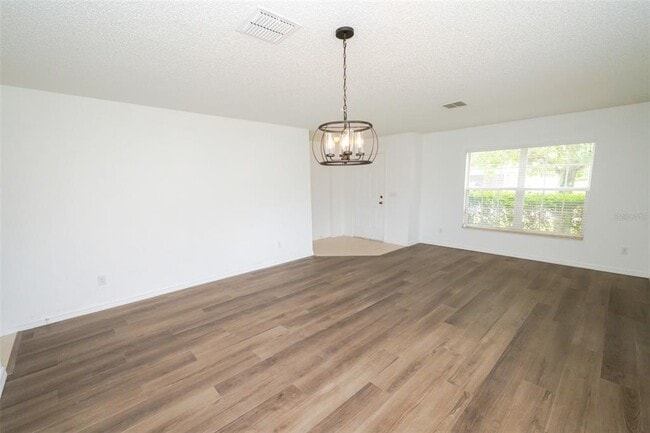 Building Photo - 202 Walnut Crest Run