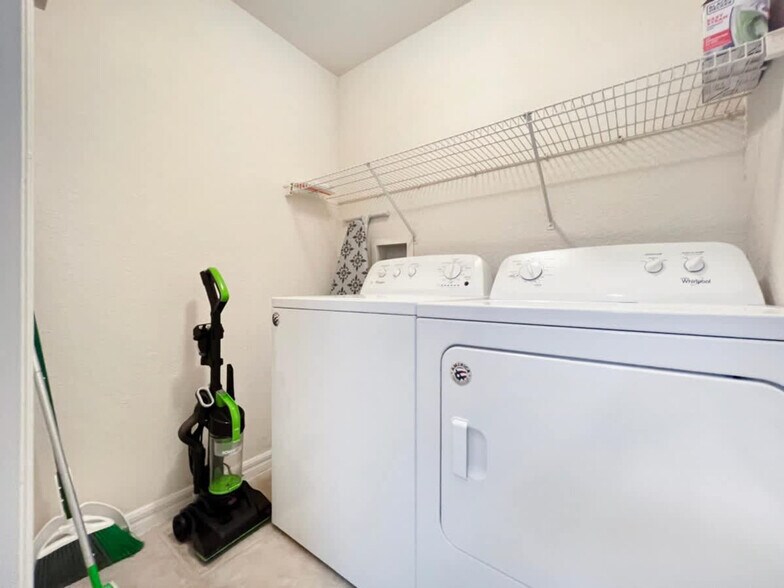 Building Photo - 9919 Montague St