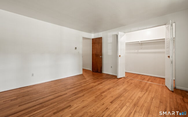 Building Photo - 414 Robin Ct