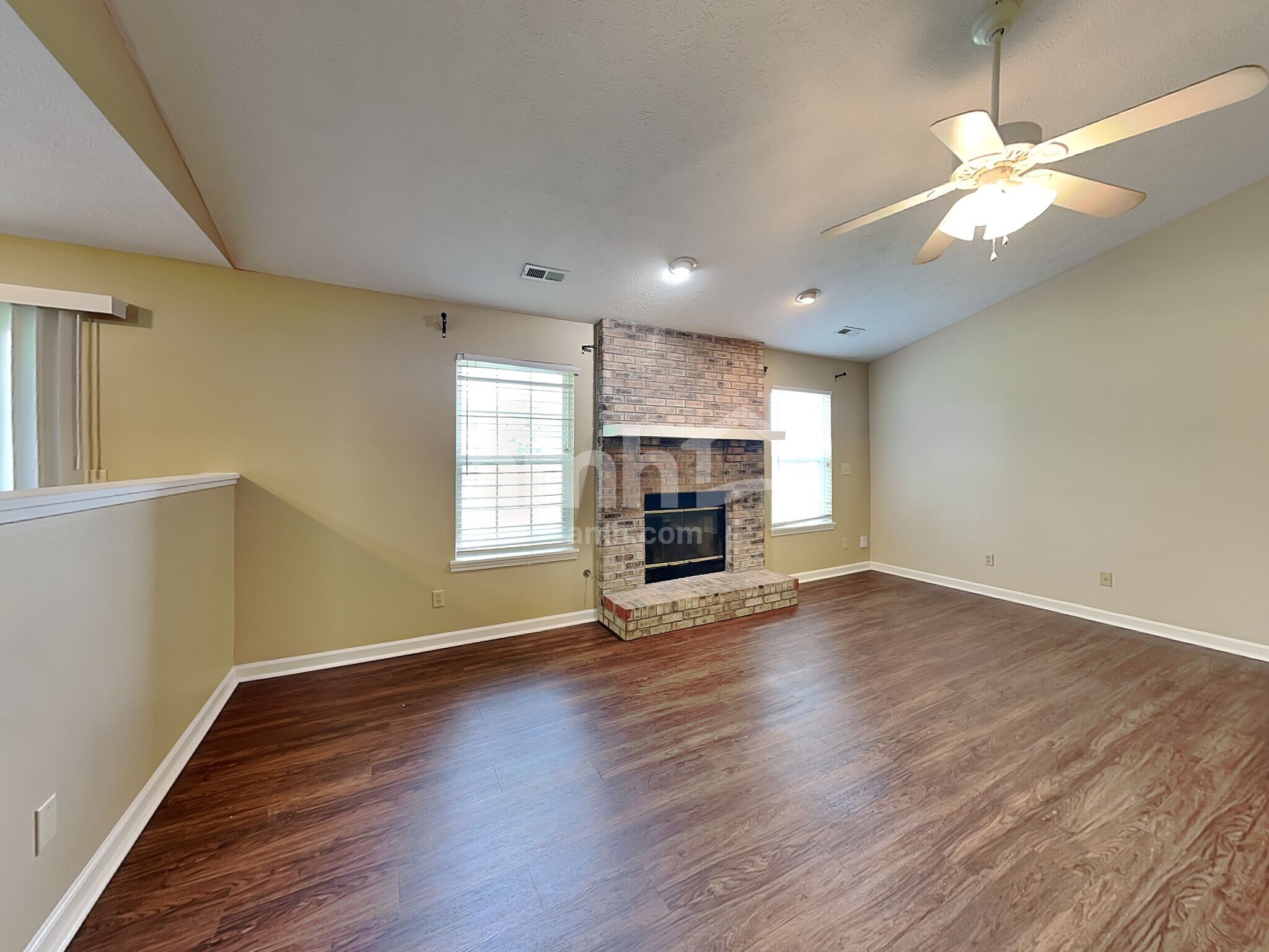 Building Photo - 1702 Acorn Rd
