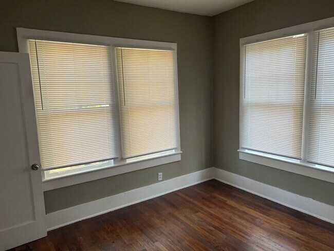 Building Photo - LIMITED TIME MOVE IN SPECIAL!! FIRST MONTH FREE! AVAILABLE FOR MOVE IN NOW!