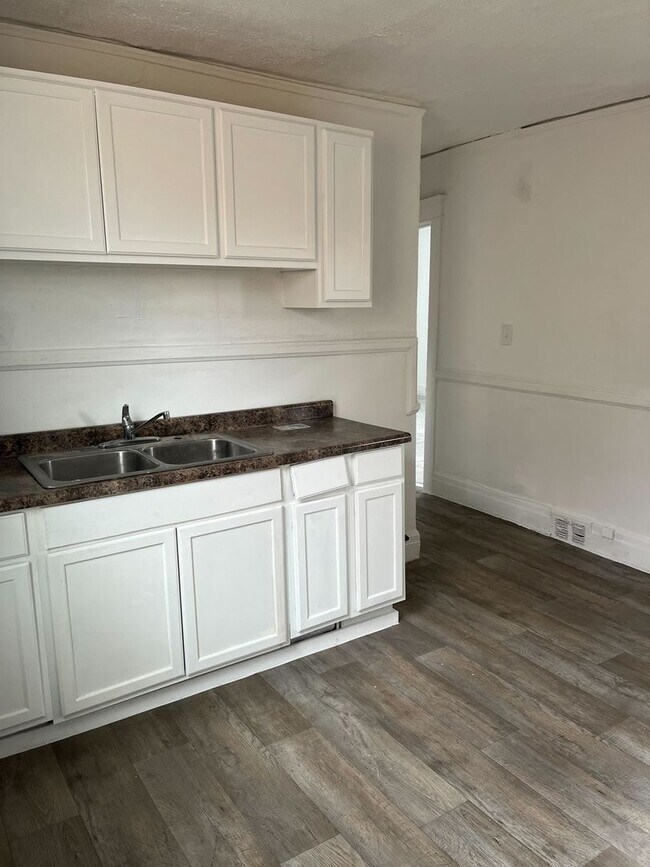 Building Photo - 6307/6311 Woodrow - Paralev LLC