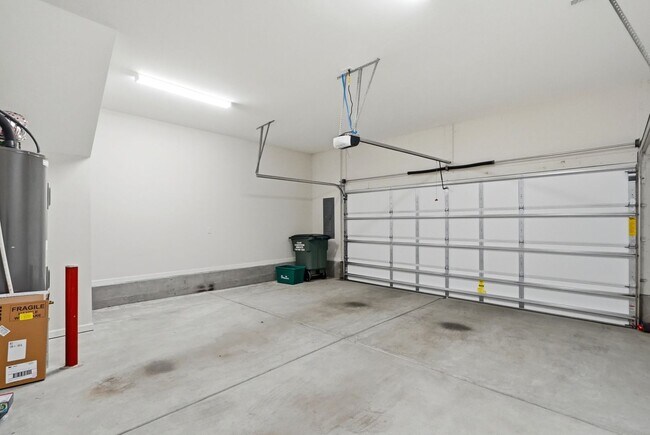 Building Photo - Like-New LoSo Townhome | 3BR + Loft | 2-Car Garage | Move-In Ready
