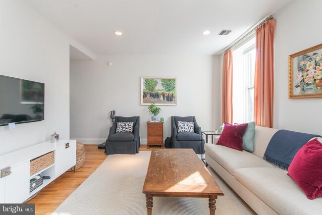 Building Photo - 1731 Wallace St