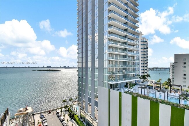 Building Photo - 601 NE 23rd St