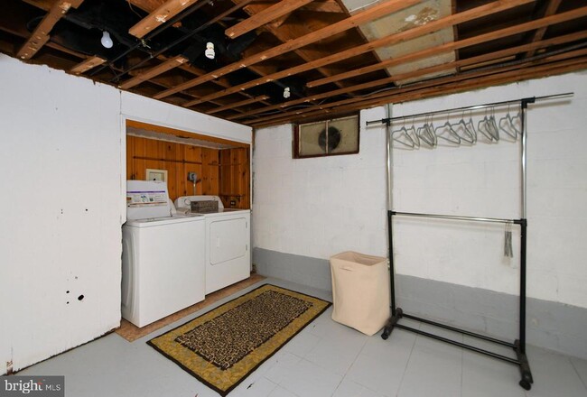 Building Photo - 660 Osborne Ave