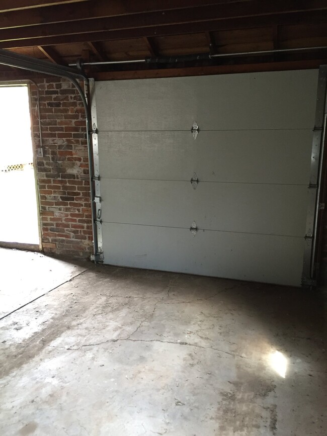 Primary Photo - Ranch House for Rent-$100 Under Market