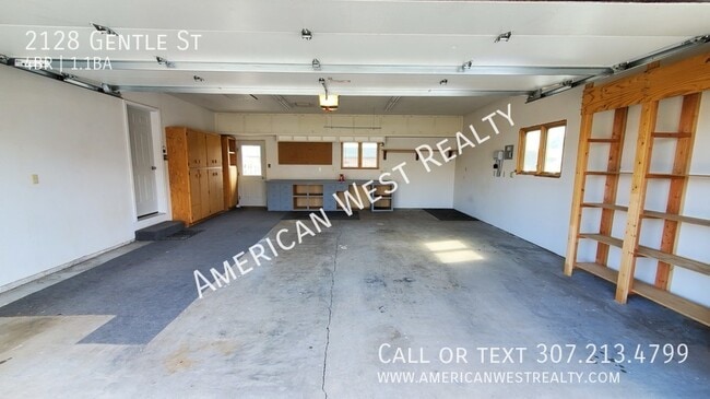 Building Photo - 2128 Gentle St