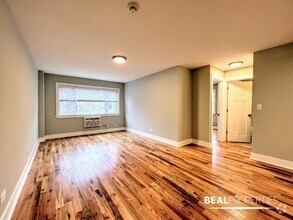 Building Photo - 1 bedroom in HIGHLAND PARK IL 60035