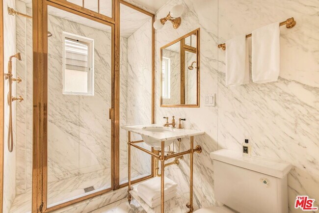 Building Photo - 1424 N Crescent Heights Blvd