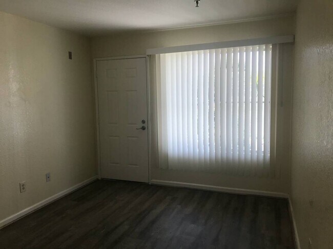 Living Room - 212 S Orange Ave