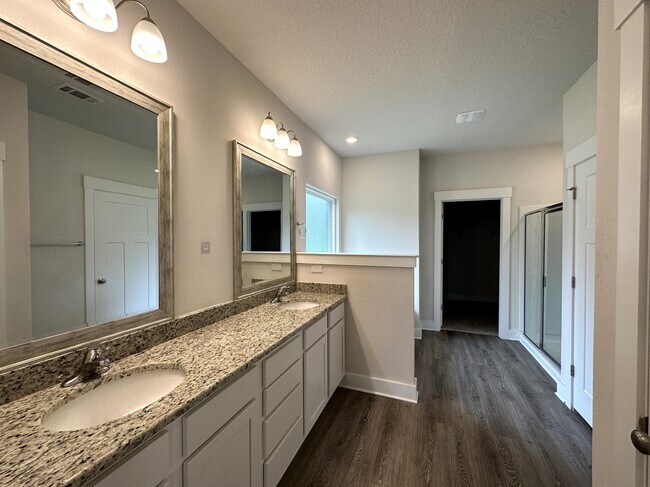 Building Photo - 1105 Shoal River Dr