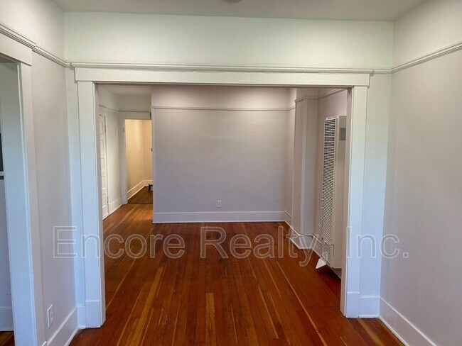 Building Photo - 303 3rd Ave