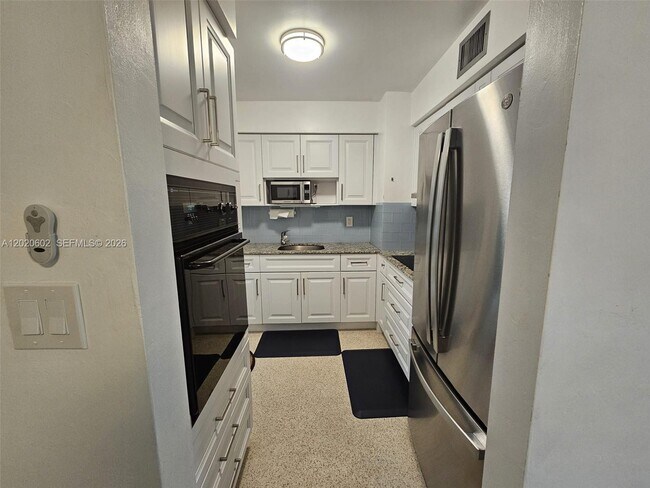 Building Photo - 4512 Sea Grape Dr