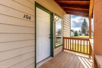 Building Photo - 104 N Colville Rd