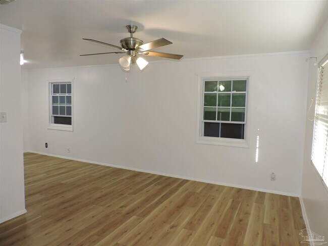 Building Photo - 146 Drew Cir