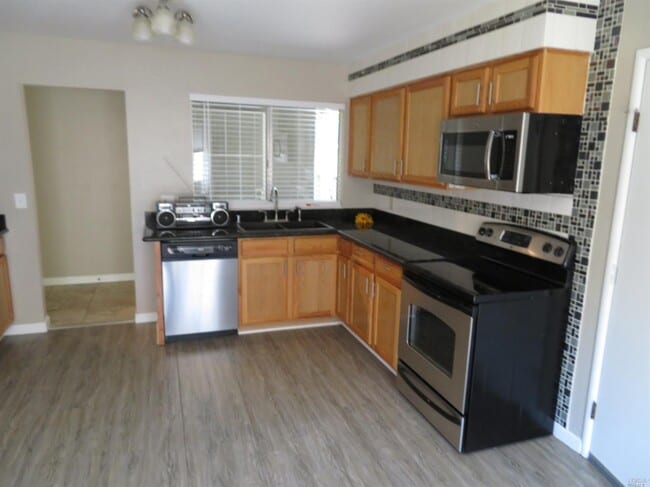 Building Photo - 1255 Whitehall Way